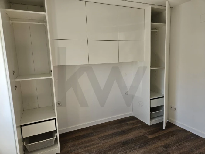 Moradia T1 para Venda em Porto Salvo Foto 6