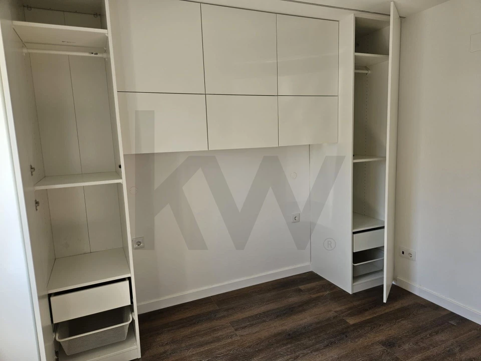 Moradia T1 para Venda em Porto Salvo Foto 6