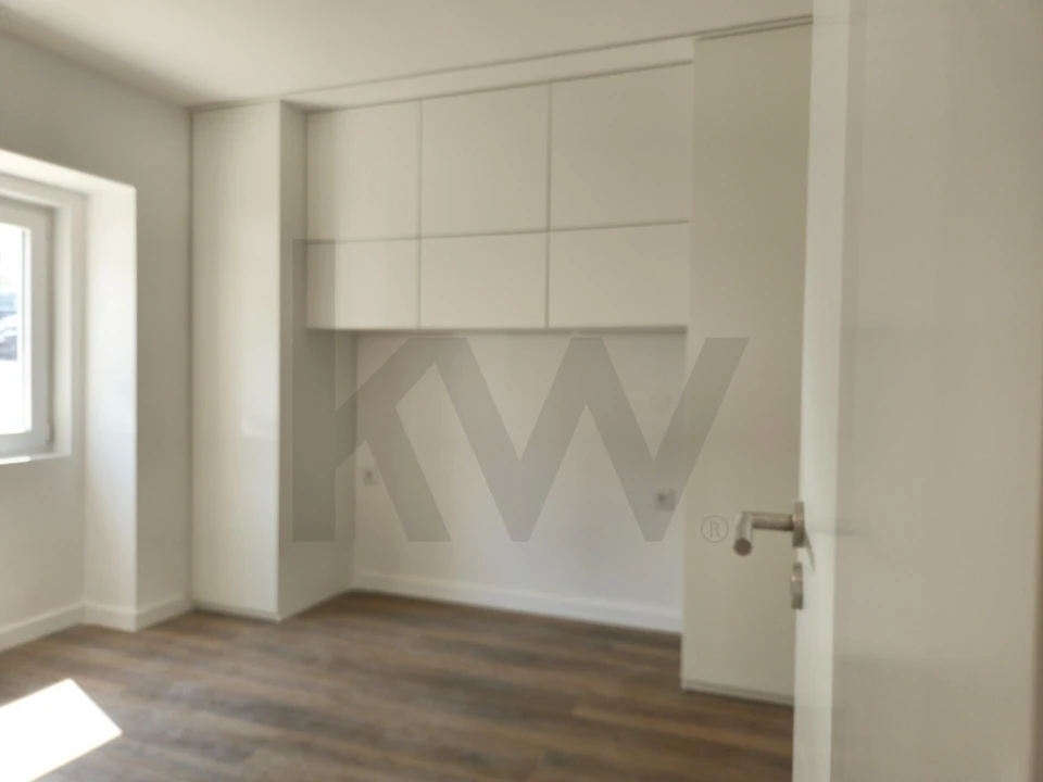 Moradia T1 para Venda em Porto Salvo Foto 7