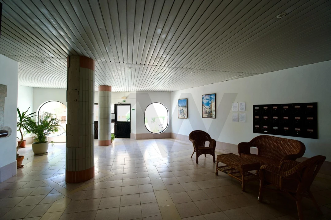 Apartamento T1 para Venda em Alvor Foto 6