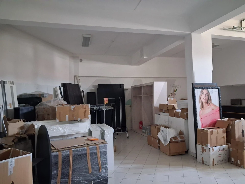Loja para Venda em São Domingos de Benfica Foto 30