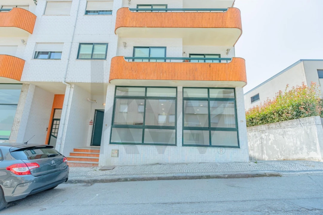 Loja para Venda em São João da Madeira Foto 1