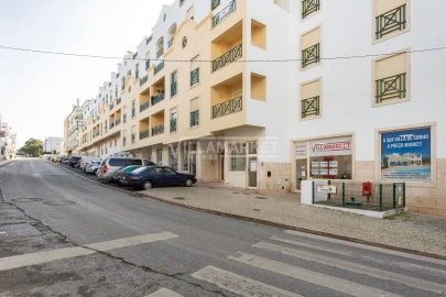 Garagem para Arrendamento em Albufeira e Olhos de Água