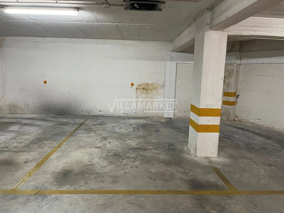 Garagem para Arrendamento em Albufeira e Olhos de Água Foto 1