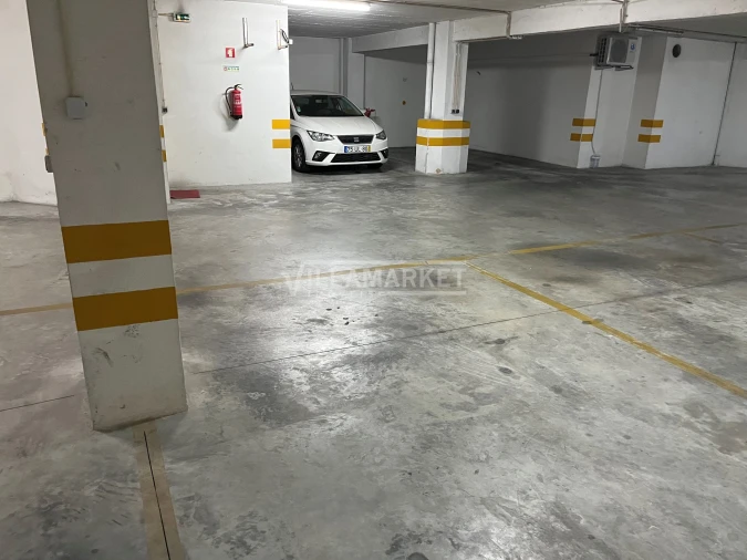 Garagem para Arrendamento em Albufeira e Olhos de Água Foto 5