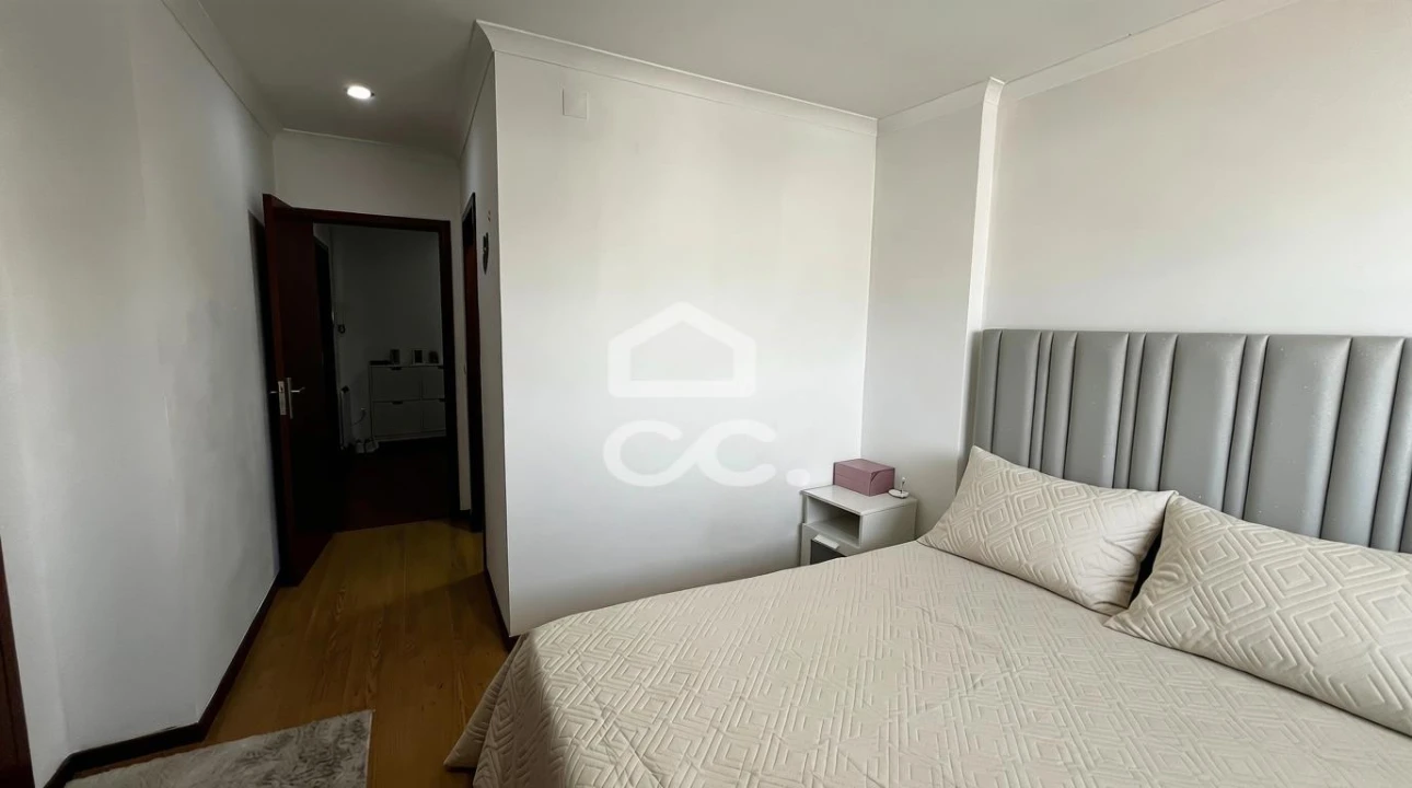 Apartamento T2 para Venda em Paredes Foto 12