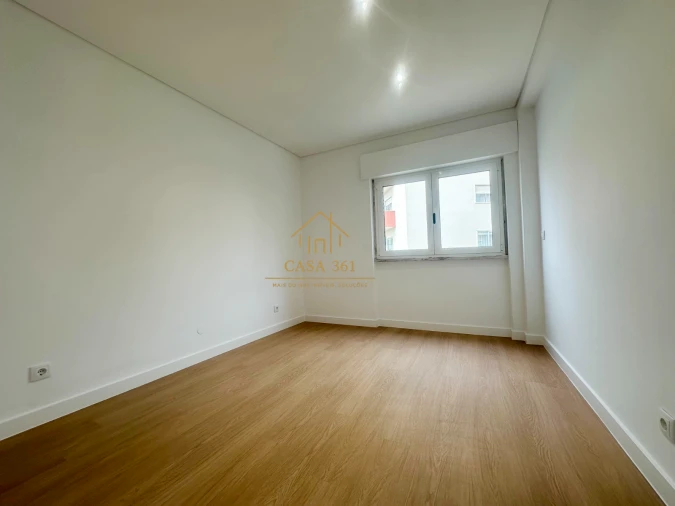 Apartamento T2 para Venda em Castanheira do Ribatejo e Cachoeiras Foto 17