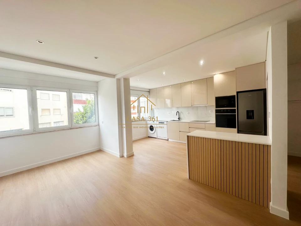 Apartamento T2 para Venda em Castanheira do Ribatejo e Cachoeiras Foto 2