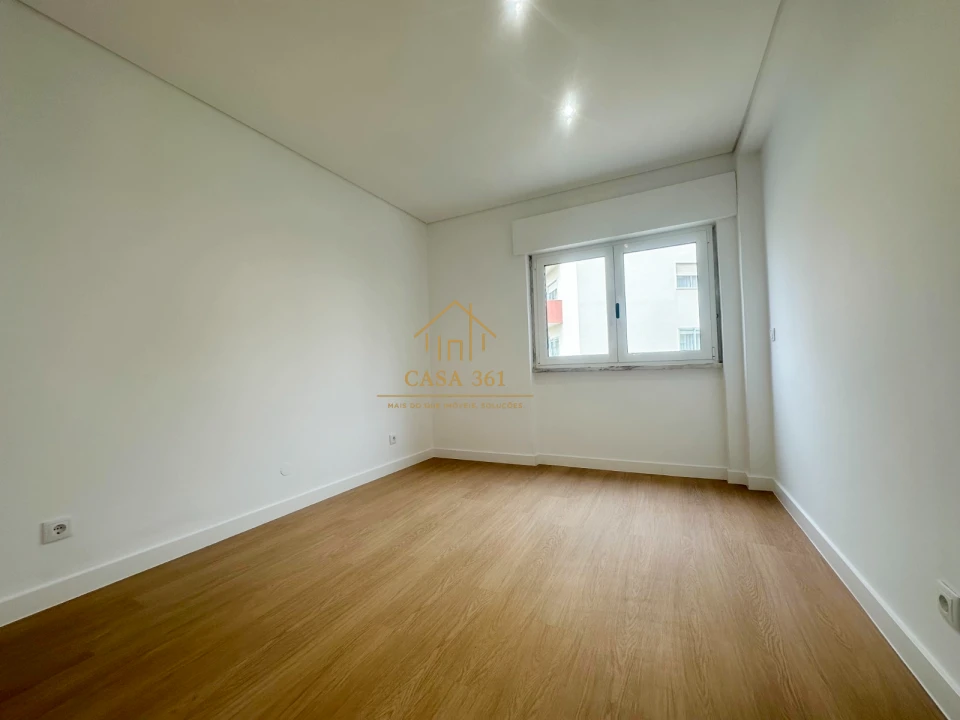 Apartamento T2 para Venda em Castanheira do Ribatejo e Cachoeiras Foto 17