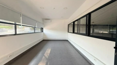 Armazém para Arrendamento em Guilhabreu