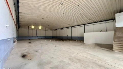 Armazém para Arrendamento em Guilhabreu