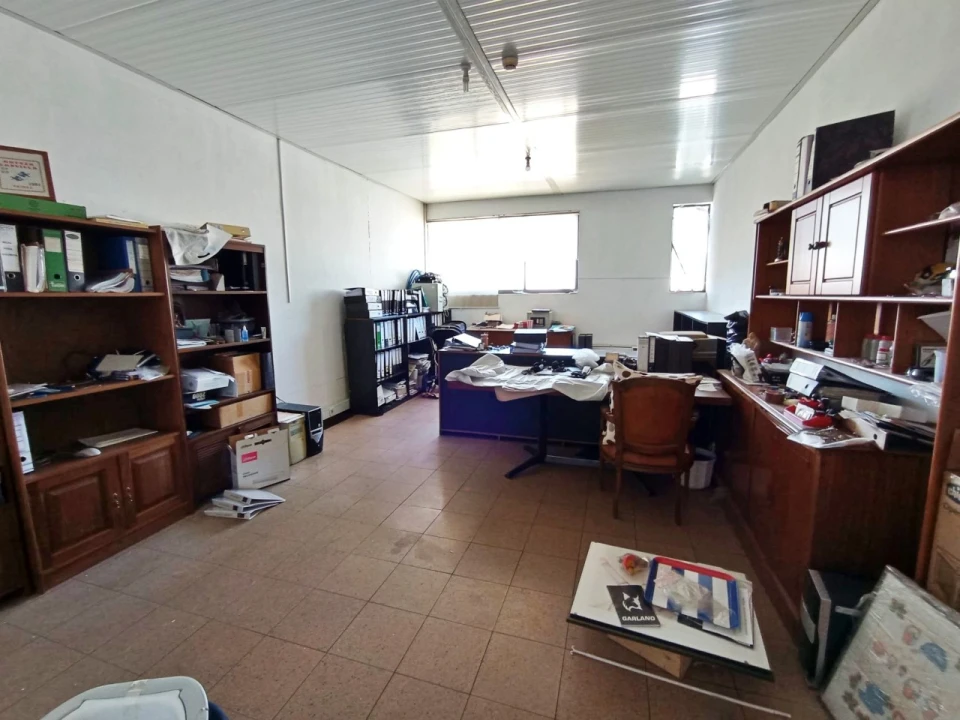 Armazém para Venda em Baguim do Monte (Rio Tinto) Foto 20