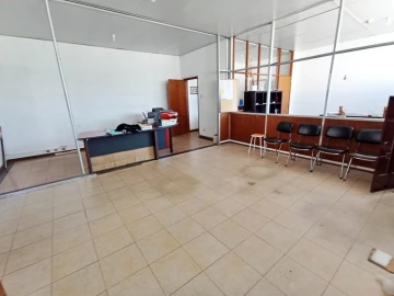 Armazém para Venda em Baguim do Monte (Rio Tinto)