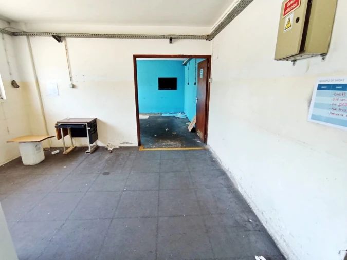 Armazém para Venda em Baguim do Monte (Rio Tinto) Foto 8