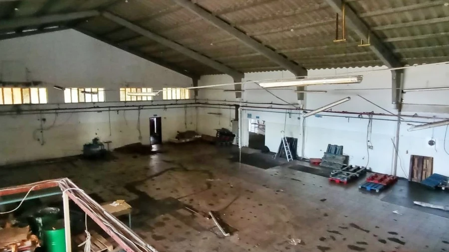 Armazém para Venda em Baguim do Monte (Rio Tinto)