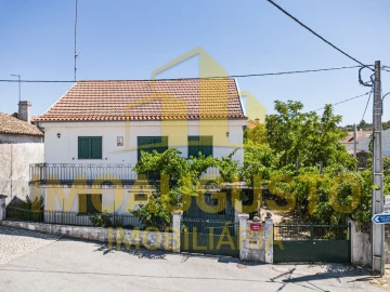 Moradia T4 para Venda em Ruvina, Ruivós e Vale das Éguas