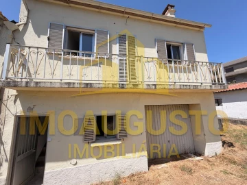Moradia T3 para Venda em Sabugal e Aldeia de Santo António