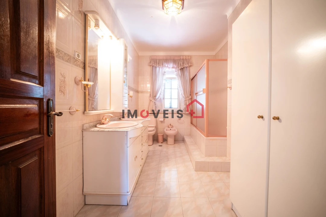 Moradia T5 para Venda em Rio Maior Foto 18