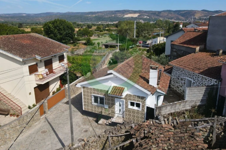 Moradia T2 para Venda em Outeiro Seco Foto 4