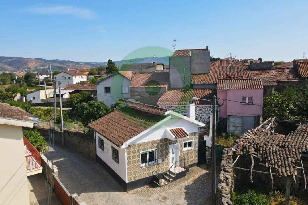 Moradia T2 para Venda em Outeiro Seco Foto 3