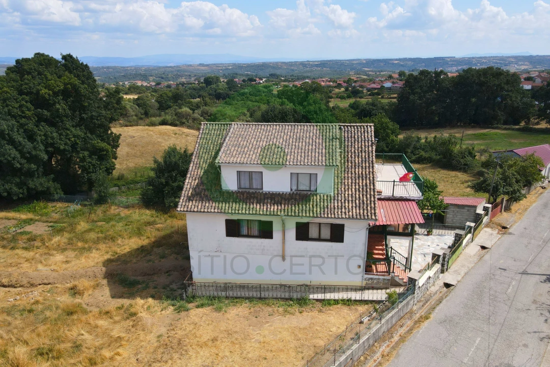 Moradia T6 para Venda em Cimo de Vila da Castanheira Foto 3