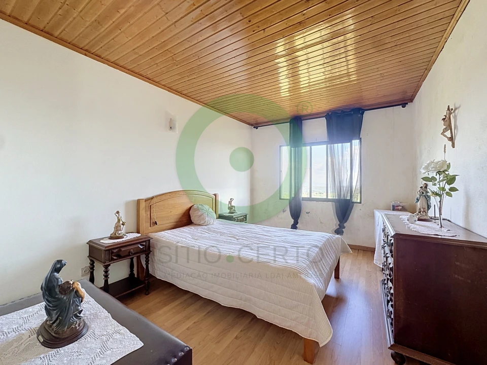 Moradia T6 para Venda em Cimo de Vila da Castanheira Foto 18