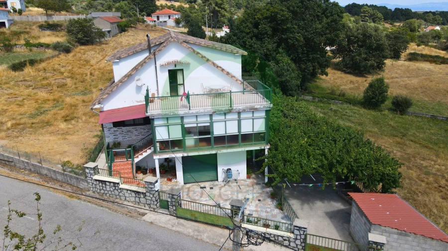Moradia T6 para Venda em Cimo de Vila da Castanheira