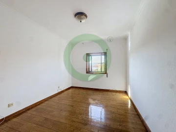 Apartamento T2 para Venda em Santa Maria Maior