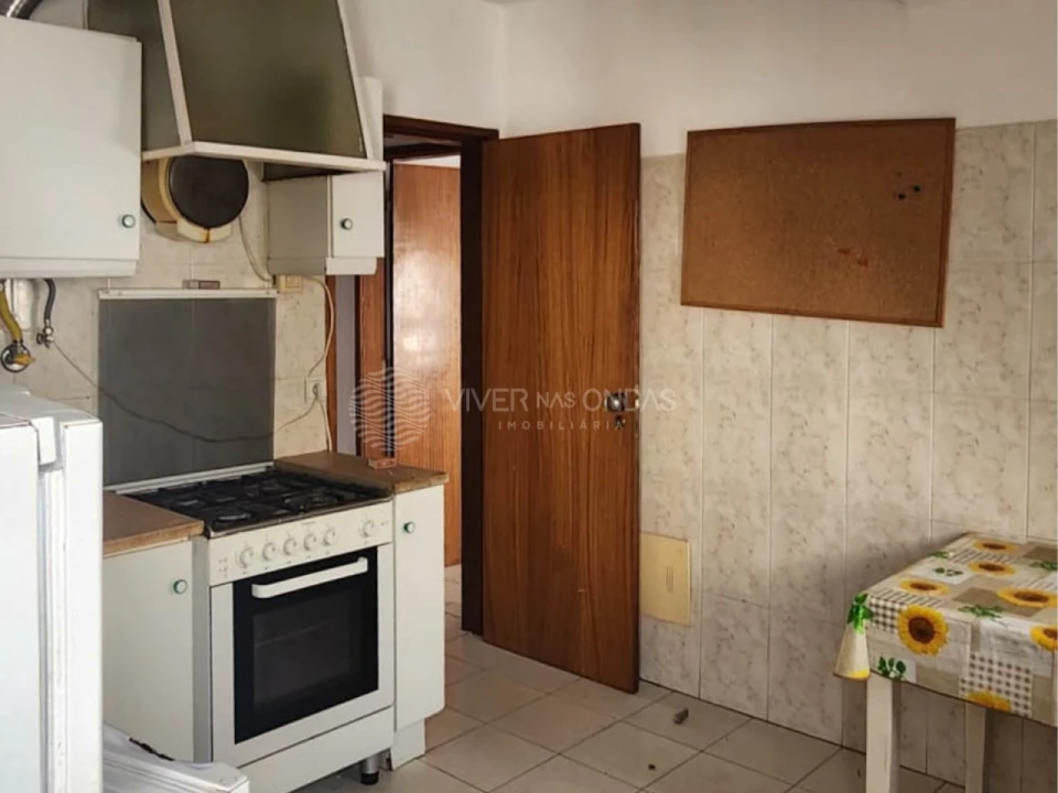 Apartamento T4 para Venda em Caparica e Trafaria Foto 3