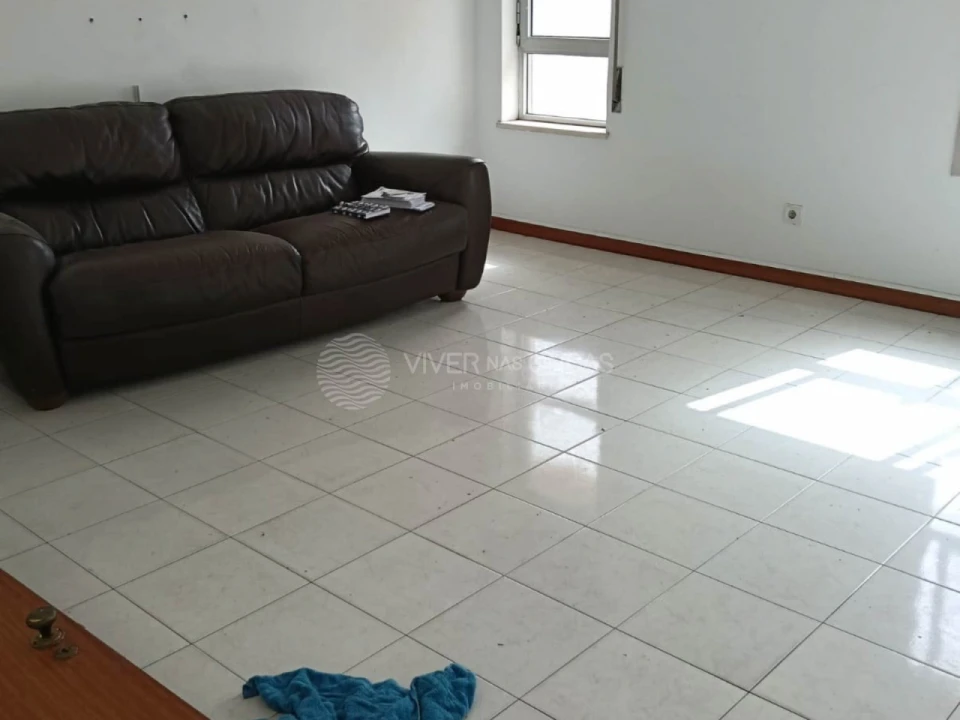Apartamento T4 para Venda em Caparica e Trafaria Foto 6