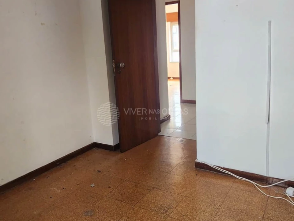 Apartamento T4 para Venda em Caparica e Trafaria Foto 12