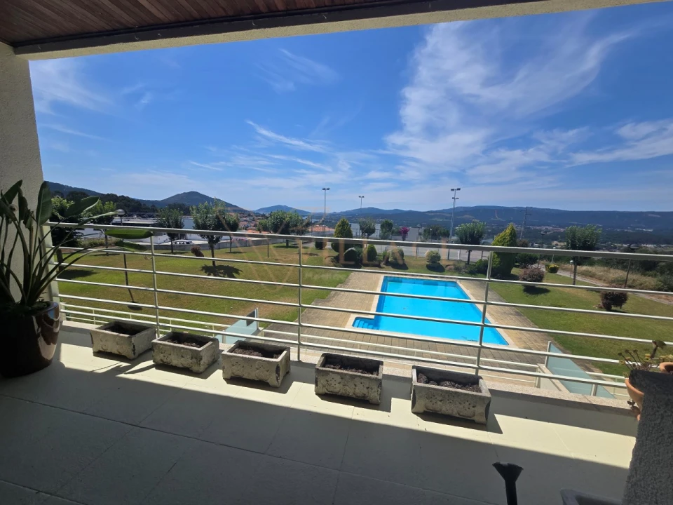 Apartamento T2 para Venda em Loivo Foto 2
