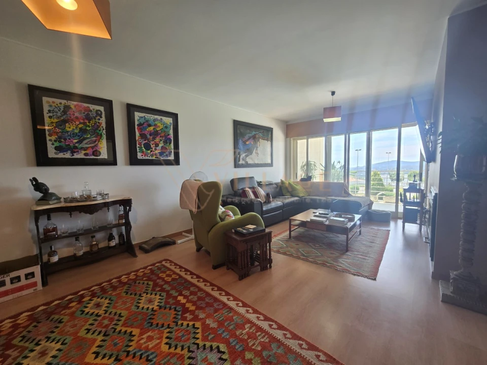 Apartamento T2 para Venda em Loivo Foto 9