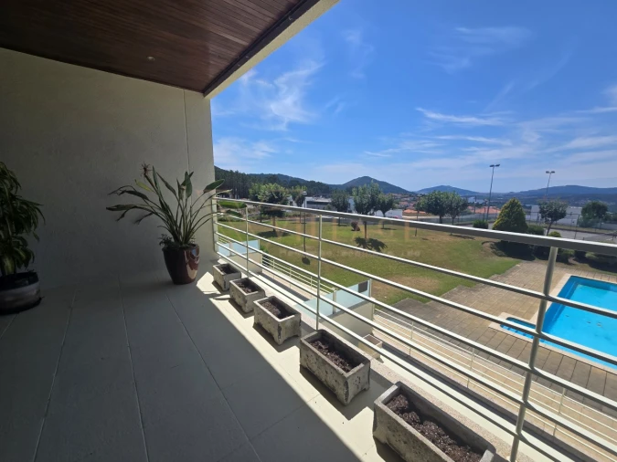 Apartamento T2 para Venda em Loivo Foto 3