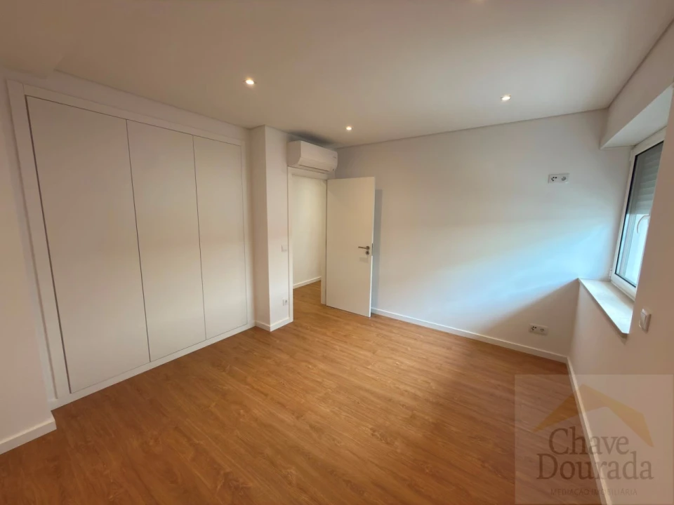 Apartamento T3 para Venda em Buarcos Foto 12