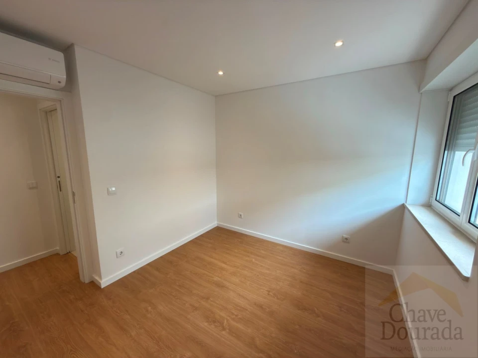 Apartamento T3 para Venda em Buarcos Foto 14