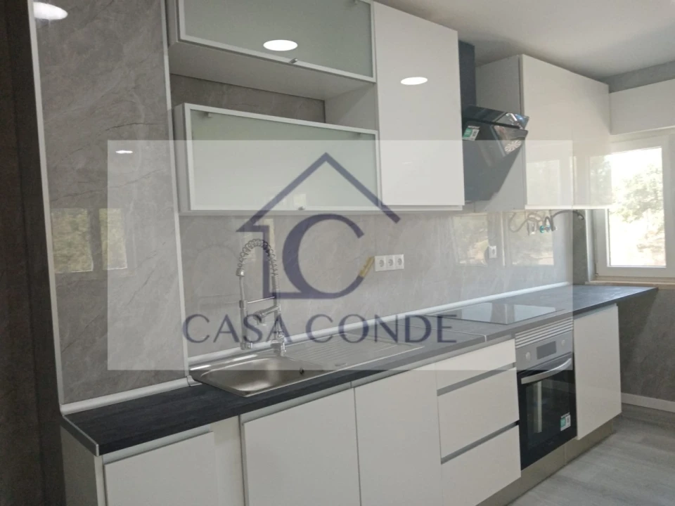 Apartamento T2 para Venda em Corroios Foto 9