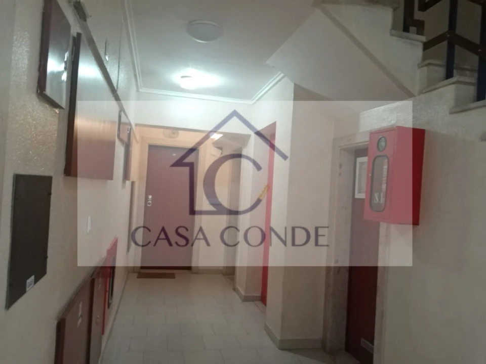Apartamento T2 para Venda em Corroios Foto 12