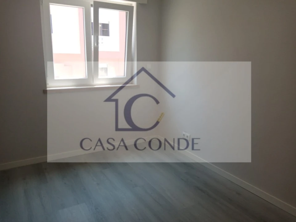 Apartamento T2 para Venda em Corroios Foto 15