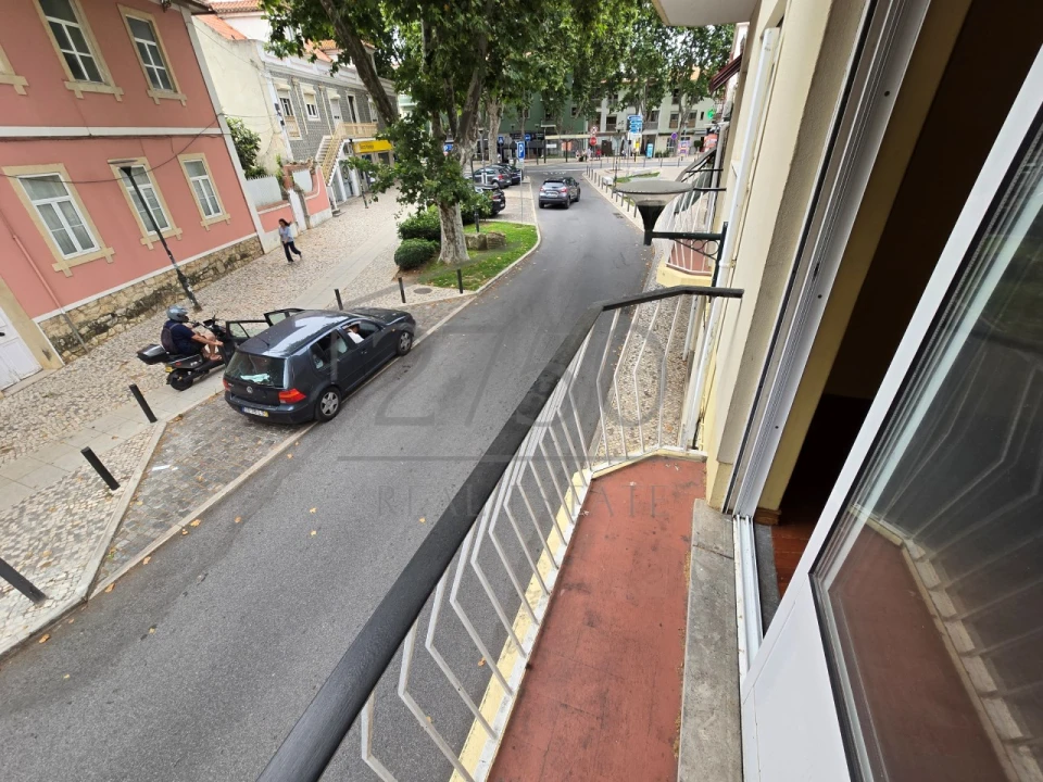 Apartamento T3 para Venda em Carcavelos e Parede Foto 11