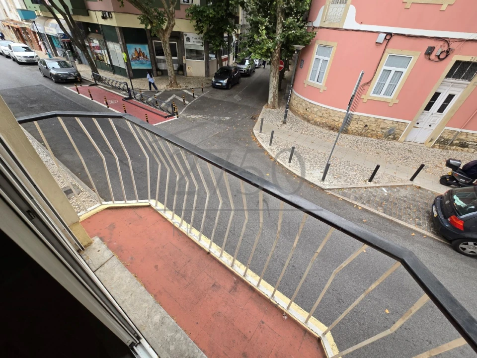 Apartamento T3 para Venda em Carcavelos e Parede Foto 12