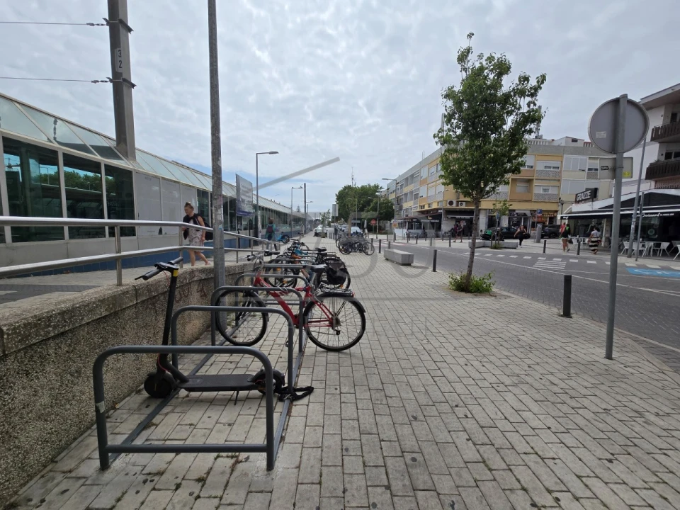 Apartamento T3 para Venda em Carcavelos e Parede Foto 28