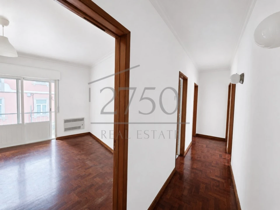 Apartamento T3 para Venda em Carcavelos e Parede Foto 1
