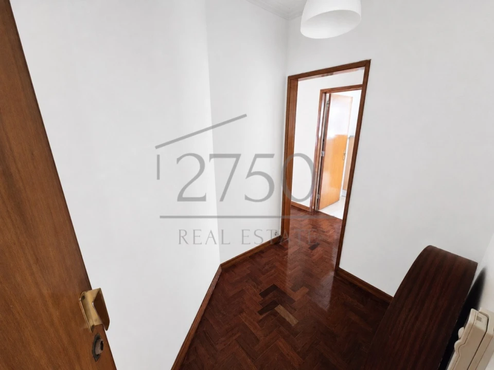 Apartamento T3 para Venda em Carcavelos e Parede Foto 3