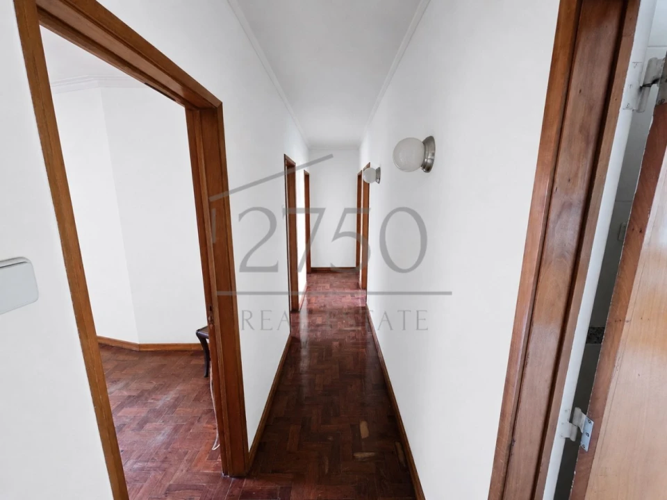 Apartamento T3 para Venda em Carcavelos e Parede Foto 15