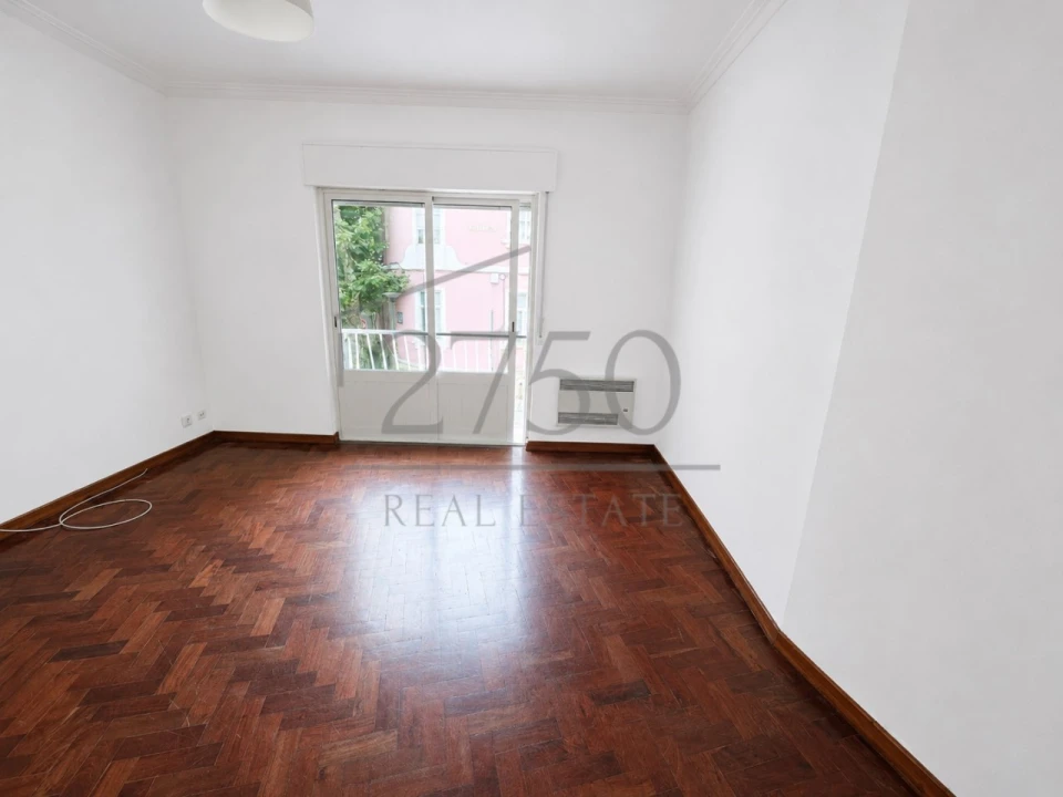 Apartamento T3 para Venda em Carcavelos e Parede Foto 9