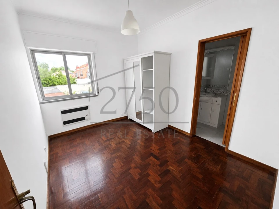 Apartamento T3 para Venda em Carcavelos e Parede Foto 16