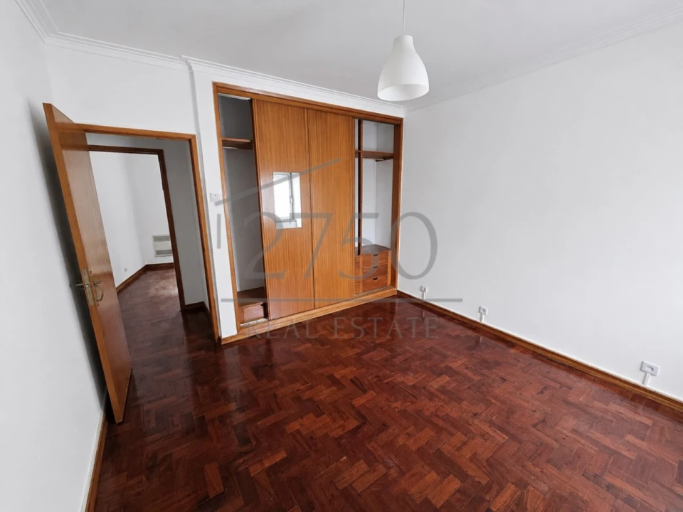 Apartamento T3 para Venda em Carcavelos e Parede Foto 19