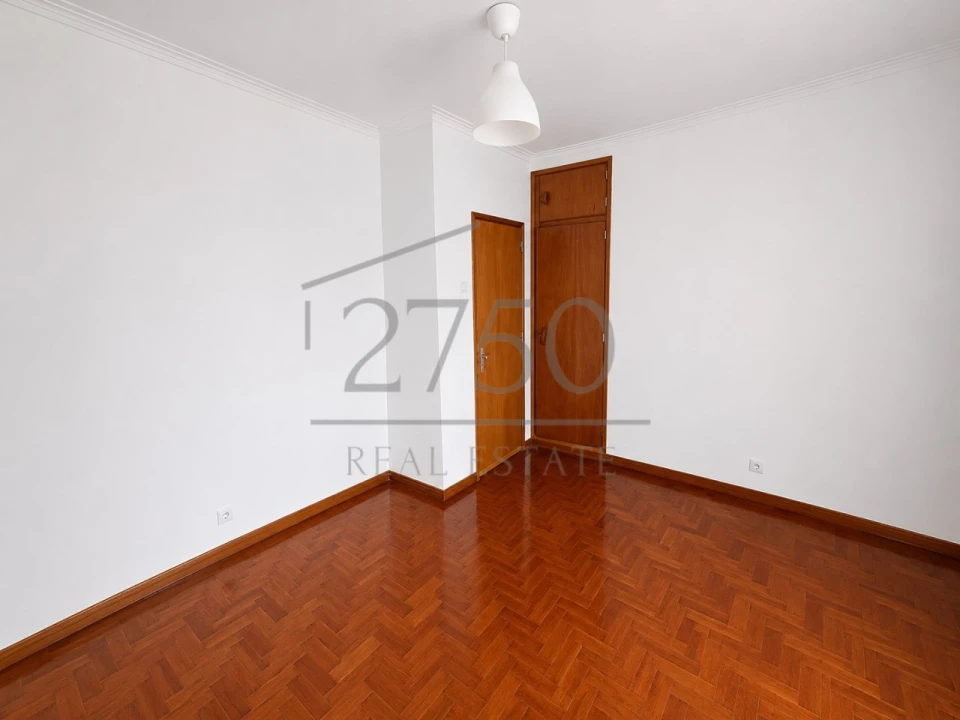 Apartamento T3 para Venda em Carcavelos e Parede Foto 23