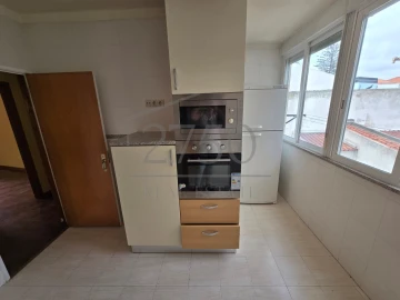 Apartamento T3 para Venda em Carcavelos e Parede